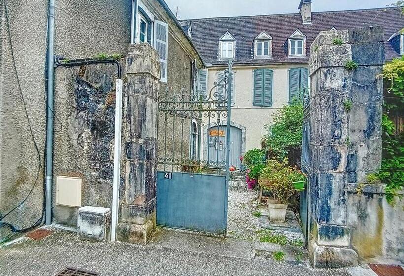 إستوديو قياسى داخلى, Les Glycines Oloron