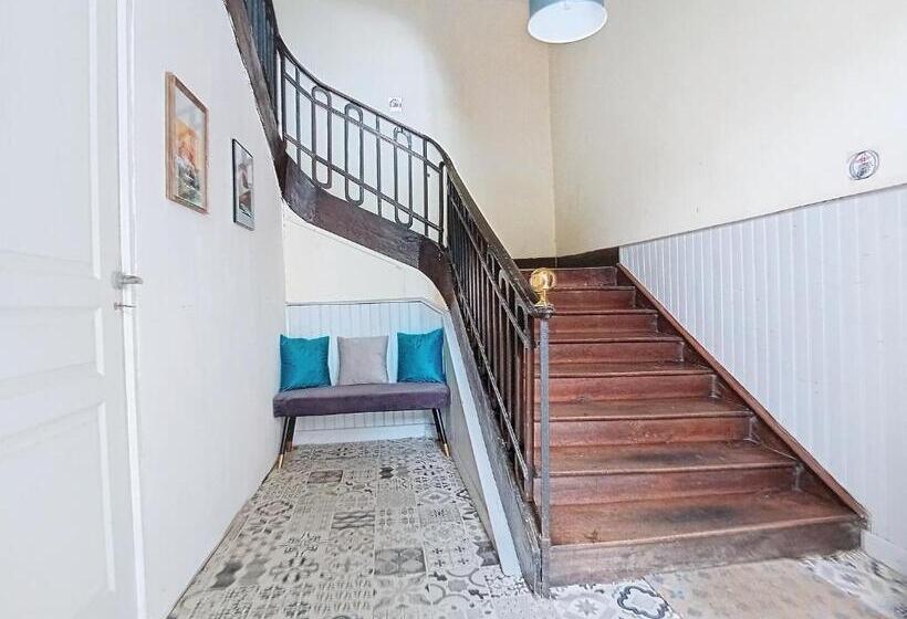 إستوديو قياسى داخلى, Les Glycines Oloron