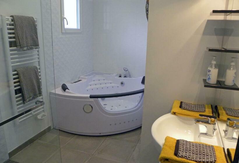 اتاق استاندارد با وان آب گرم, Villa Mogador Piscine Et Balnéo