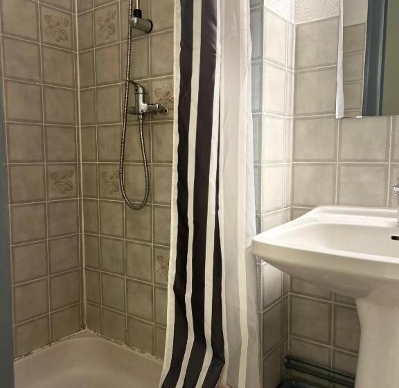 ガーデンビュースタンダードルーム, Aux Globe Trotters