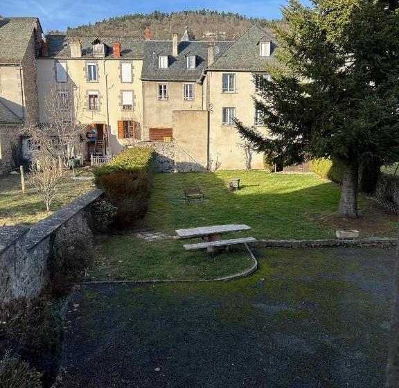 ガーデンビュースタンダードルーム, Aux Globe Trotters