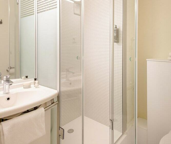 חדר סטנדרט לשלושה, Ibis Budget Aubagne Paluds Agora