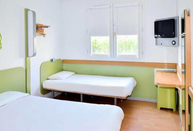חדר סטנדרט לשלושה, Ibis Budget Aubagne Paluds Agora