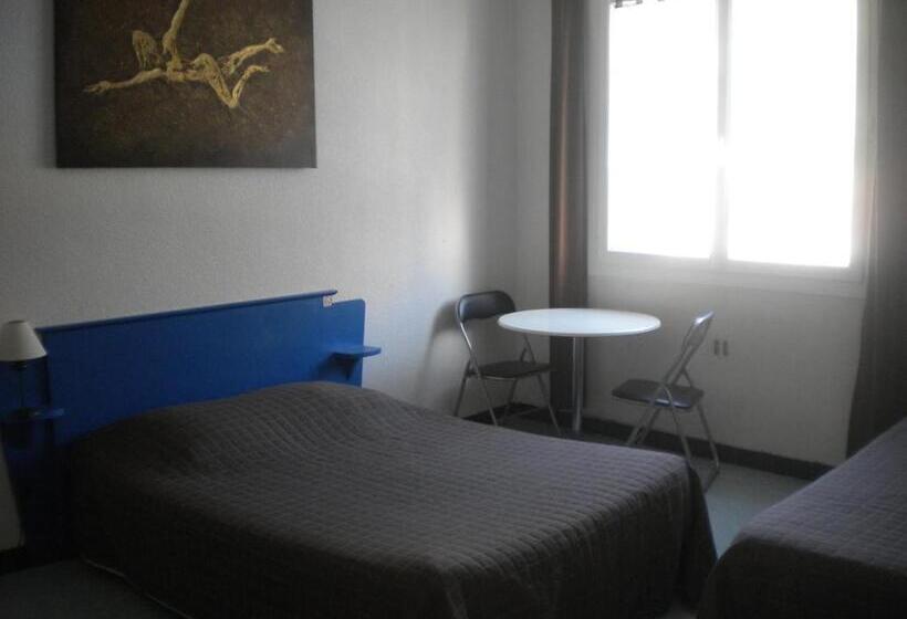 غرفة قياسية ثلاثية, L 'acropole