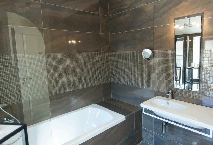 غرفة أساسية, La Rotisserie Du Chambertin