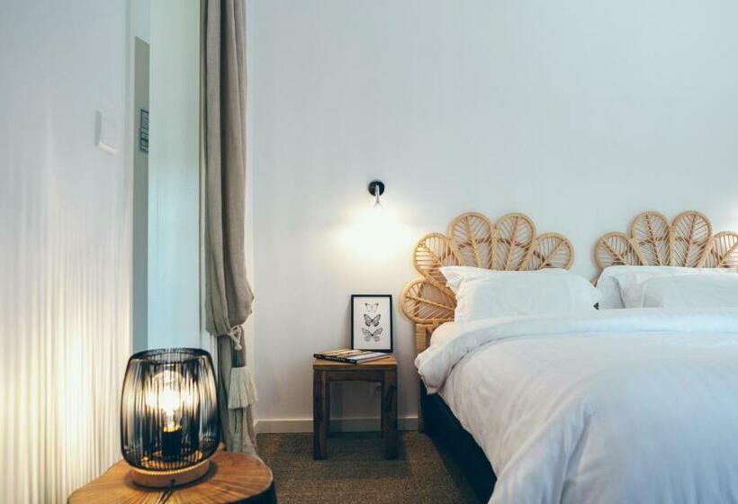 جناح جونيور مطل على الحديقة, Villa De L Etang Blanc