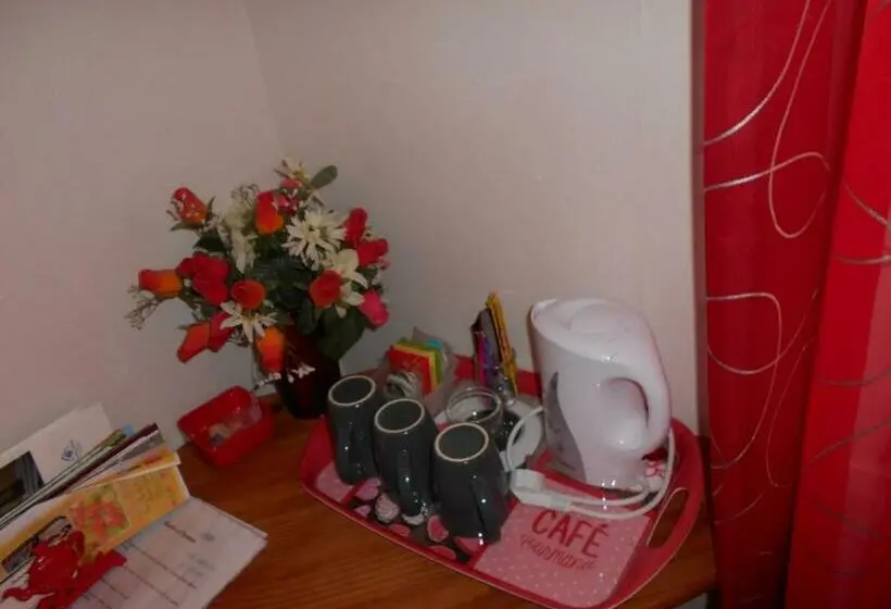 Standard Kolmen Hengen Huone, Les Tilleuls B&b