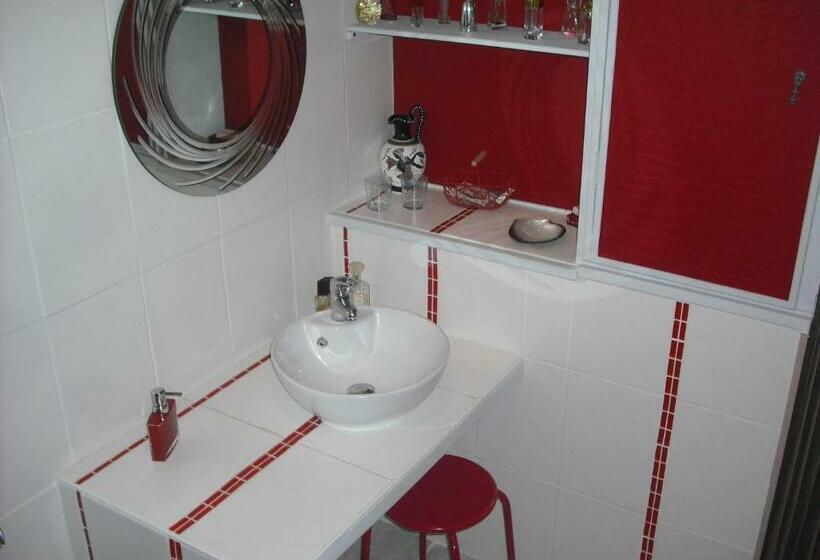 Standard Kolmen Hengen Huone, Les Tilleuls B&b