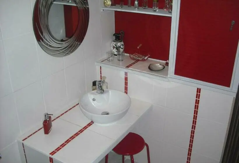 Standard Kolmen Hengen Huone, Les Tilleuls B&b