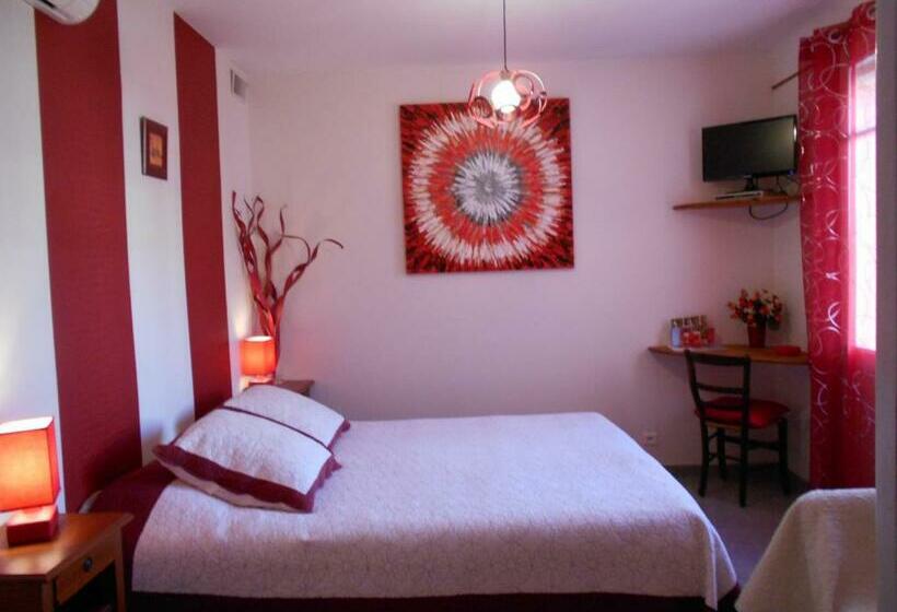 اتاق استاندارد سه نفره, Les Tilleuls B&b