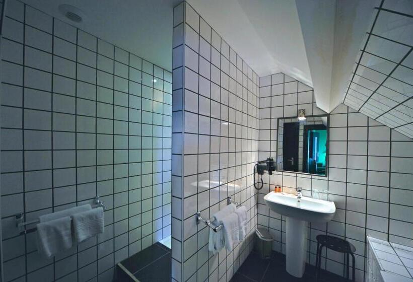 חדר סטנדרט לשלושה, Logis   Hotel Restaurant La Mire