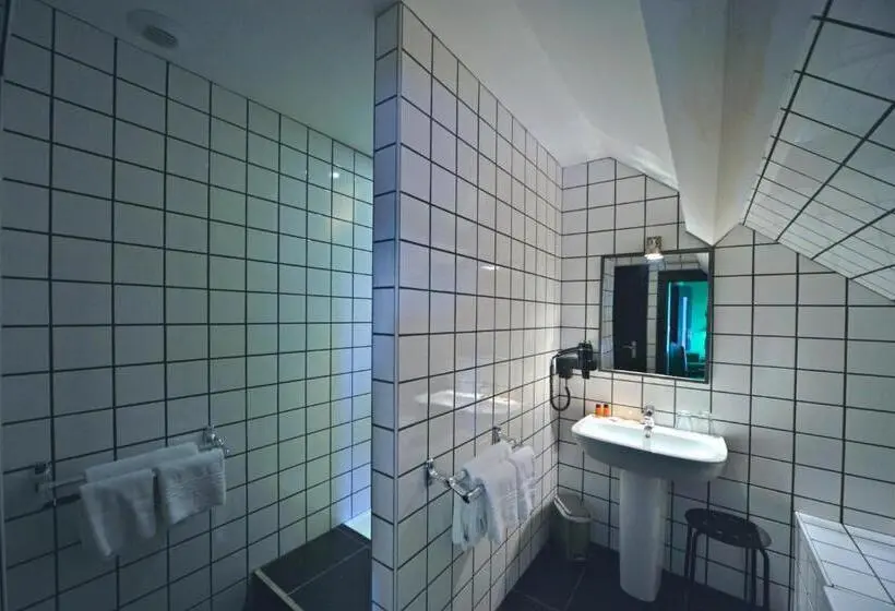 Standard Kolmen Hengen Huone, Logis   Hotel Restaurant La Mire