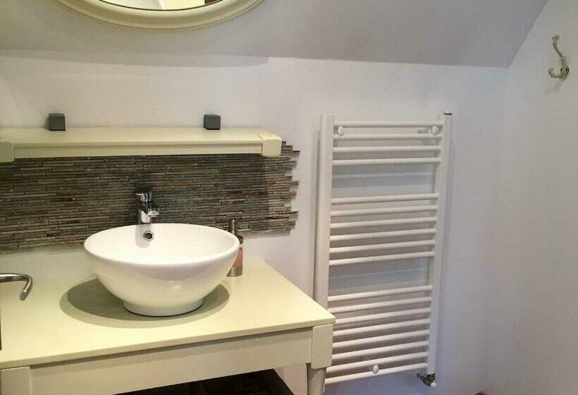 חדר סטנדרט לארבעה, Chambres De Condate