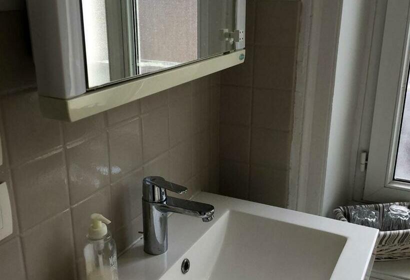 חדר בסיסי, Chambres De Condate