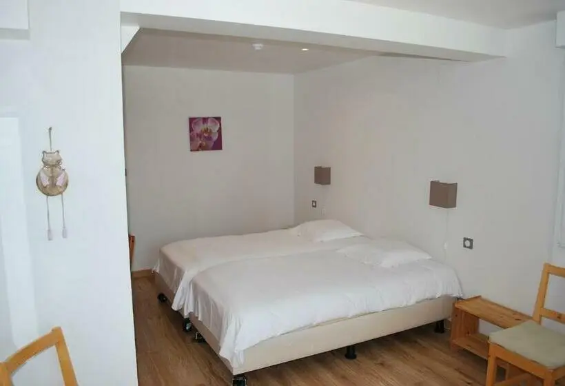 Standard Kolmen Hengen Huone, Chambres D'hôtes Les Vignes