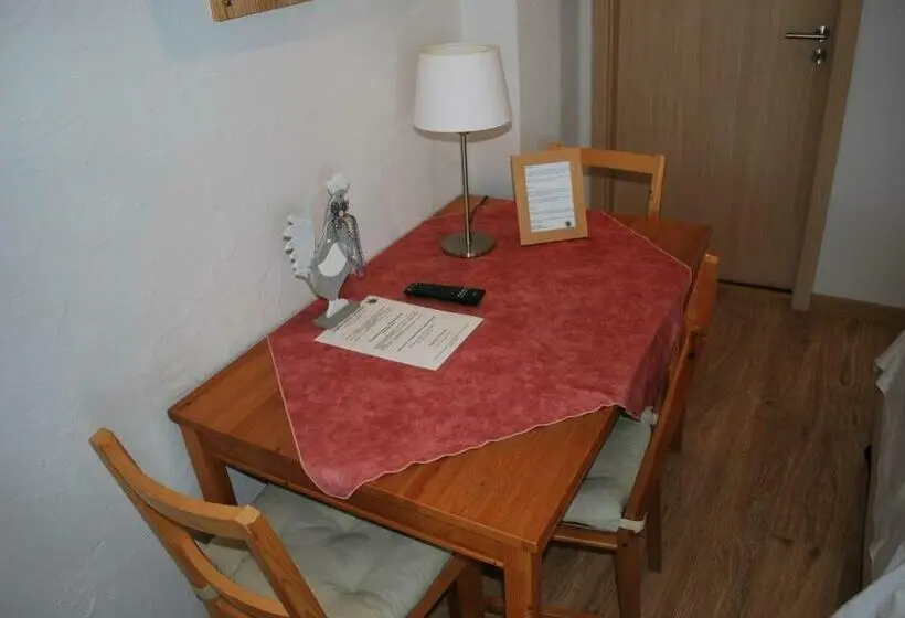 Standard Kolmen Hengen Huone, Chambres D'hôtes Les Vignes