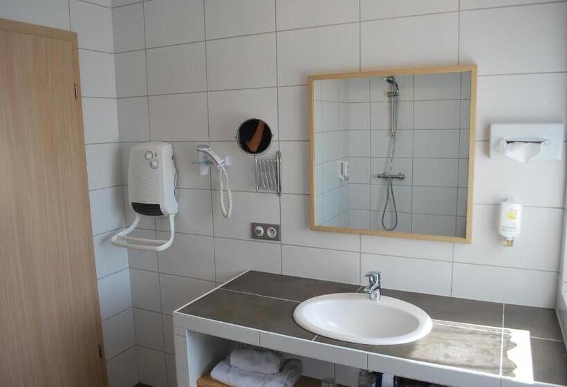 スタンダード4人部屋, Chambres D'hôtes Les Vignes