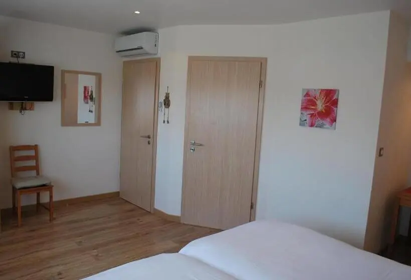 Standard Yhden Hengen Huone, Chambres D'hôtes Les Vignes