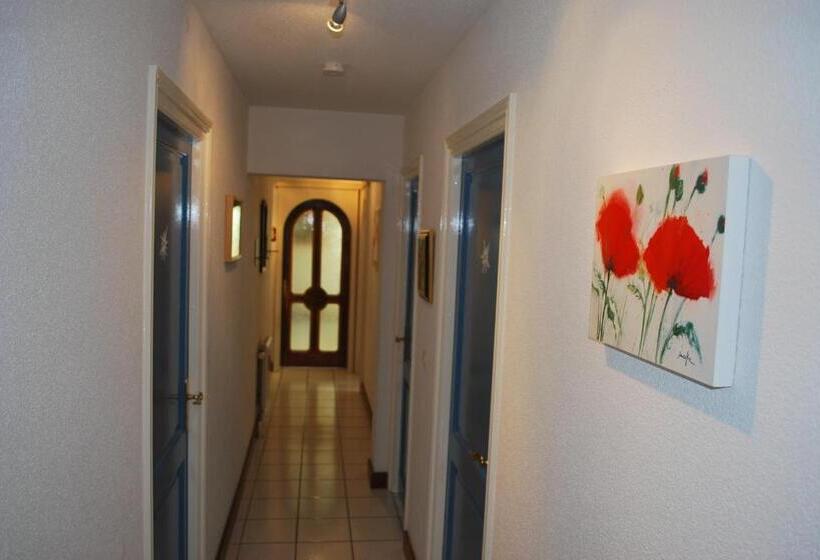 テラス付き1ベッドルームアパートメント, Chambres D'hôtes Les Vignes