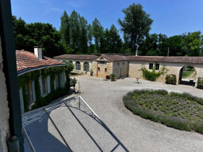 Люкс Повышенной Комфортности, Château De L Isle  Chambres D Hôtes