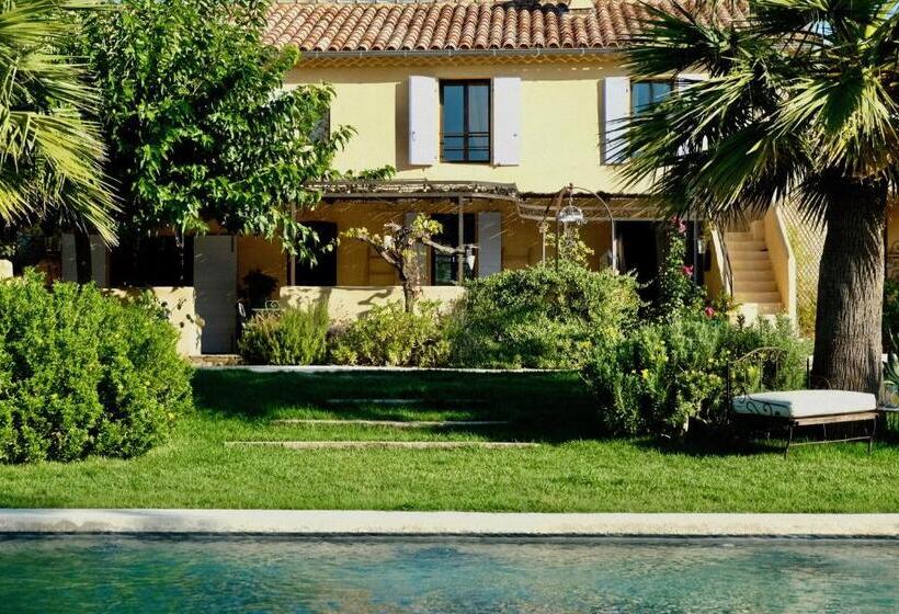 Номер Superior Вид на Бассейн, Le Clos Bb