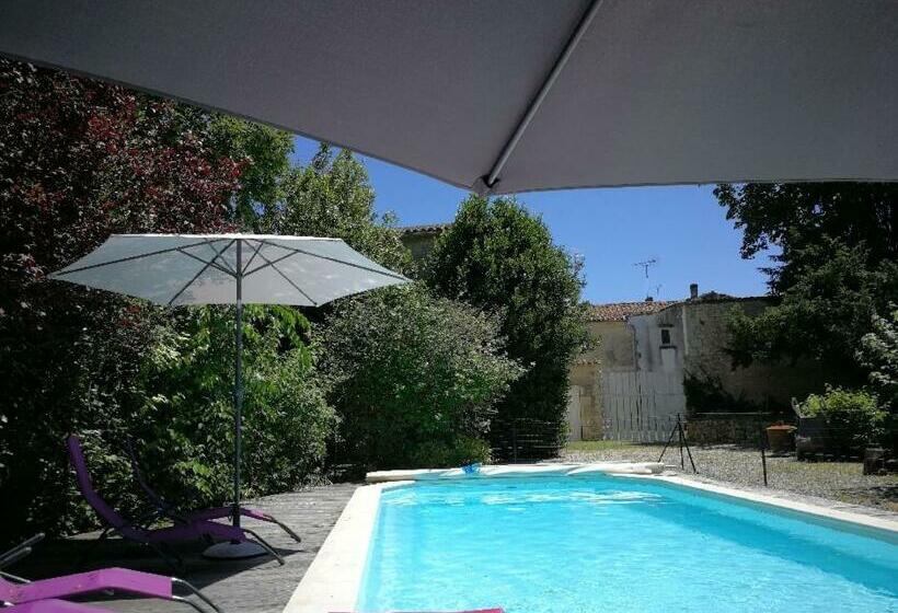 1间卧室的房子, H De Surgères