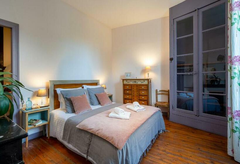 带公园景观的青年套间, H De Surgères