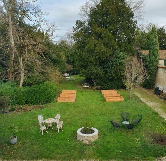 带公园景观的青年套间, H De Surgères