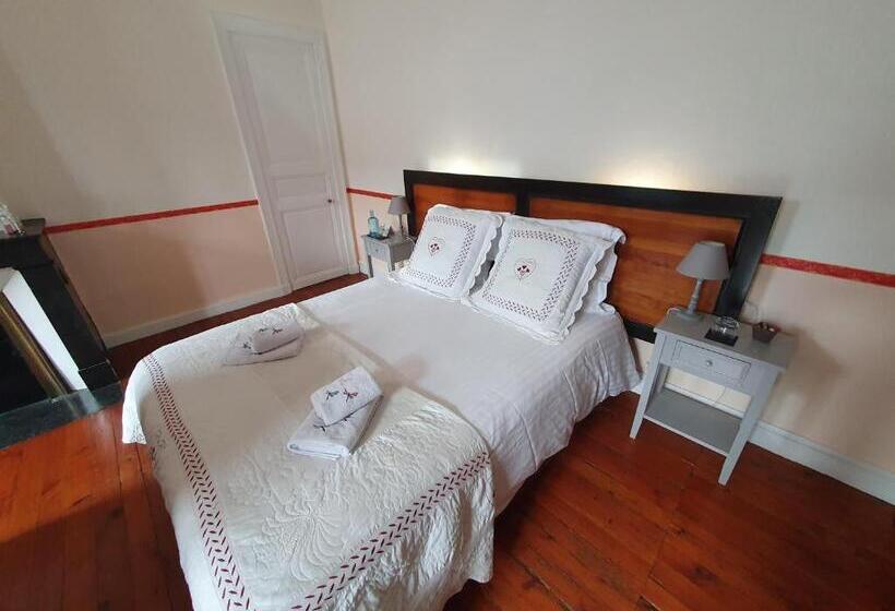 标准间, H De Surgères