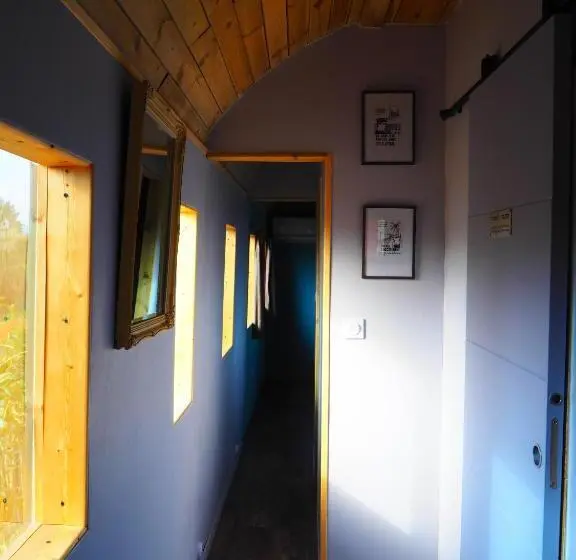 Perhestudio, La Gare De Millas Chambres D'hôtes