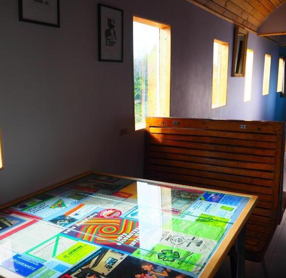 ファミリーステューディオ, La Gare De Millas Chambres D'hôtes