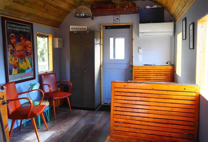 ファミリーステューディオ, La Gare De Millas Chambres D'hôtes