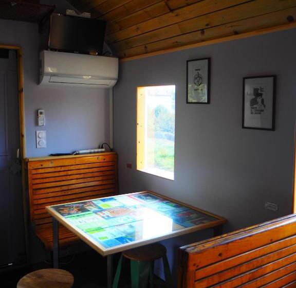 ファミリーステューディオ, La Gare De Millas Chambres D'hôtes