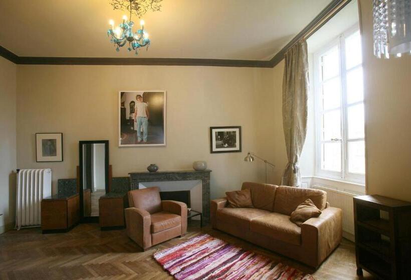 プレミアムルーム, La Maison Du Pont Vieux