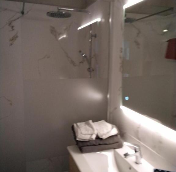 غرفة قياسية ثلاثية, La Pastorale