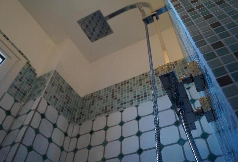 סוויטה דלוקס, Le Moulin De Varrians