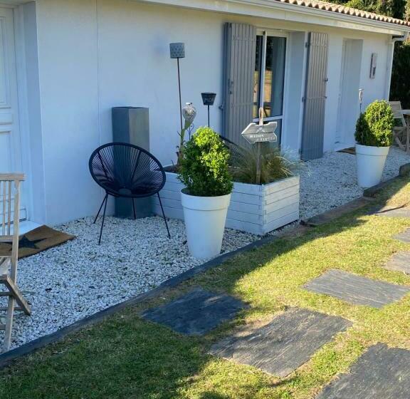 غرفة قياسية, Le Temps Des Hôtes