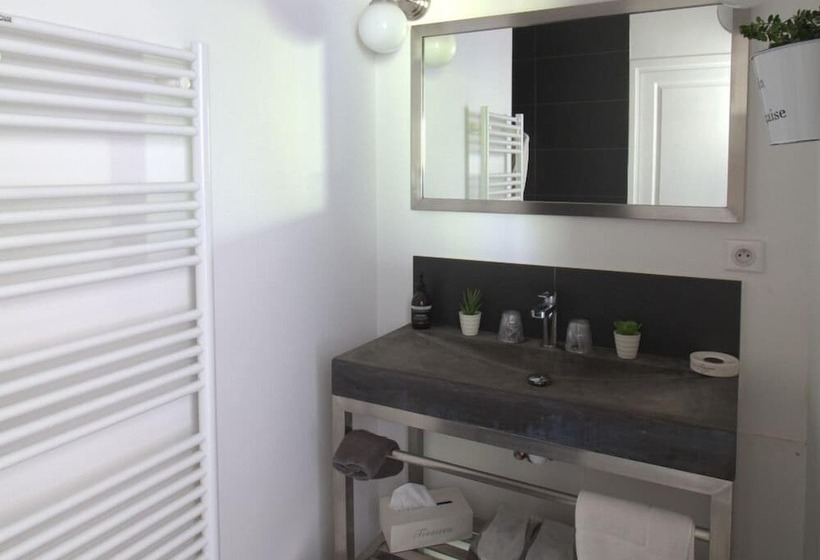 غرفة سوبيريور, Le Temps Des Hôtes