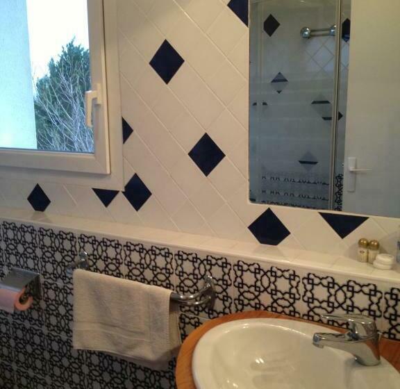 اتاق راحتی, Les Jardins Du Rebaut