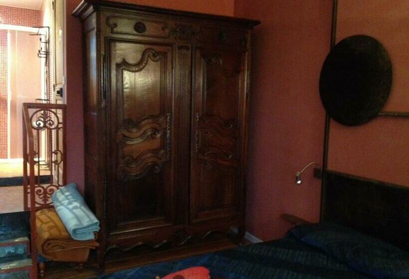 اتاق راحتی, Les Jardins Du Rebaut