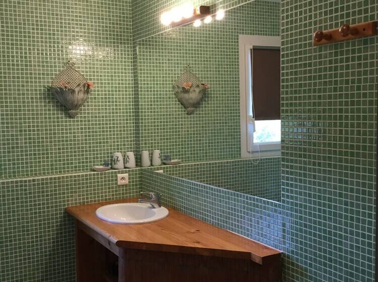 اتاق راحتی, Les Jardins Du Rebaut