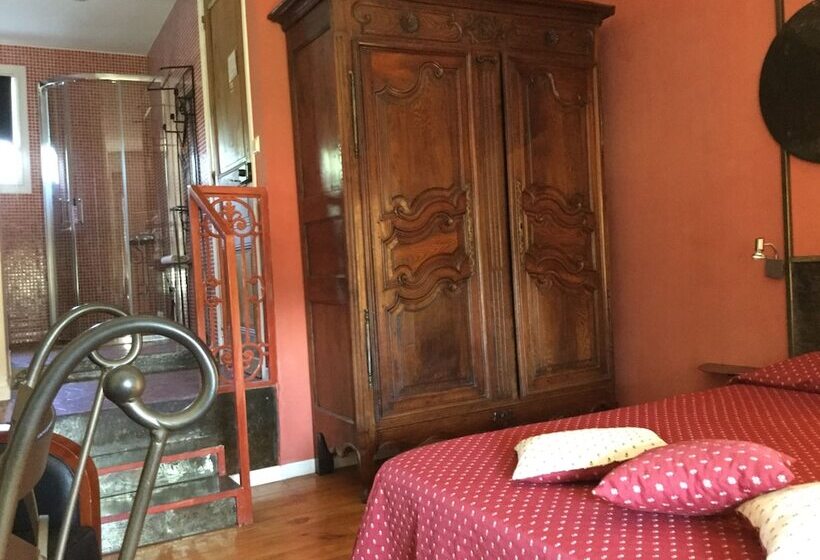 اتاق راحتی, Les Jardins Du Rebaut