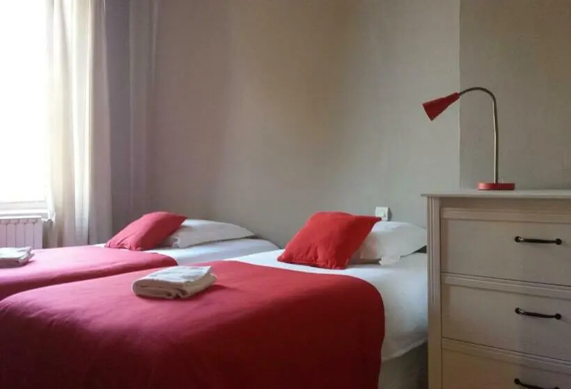 Perhehuone, Auberge De La Cauquiere