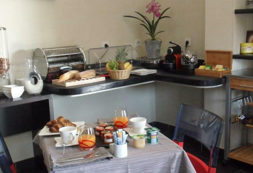 Номер Стандарт, Augustin Marie