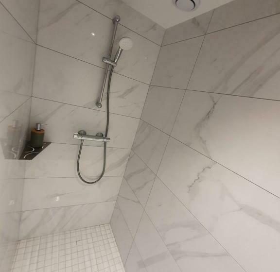 חדר סופריור, Eqynox