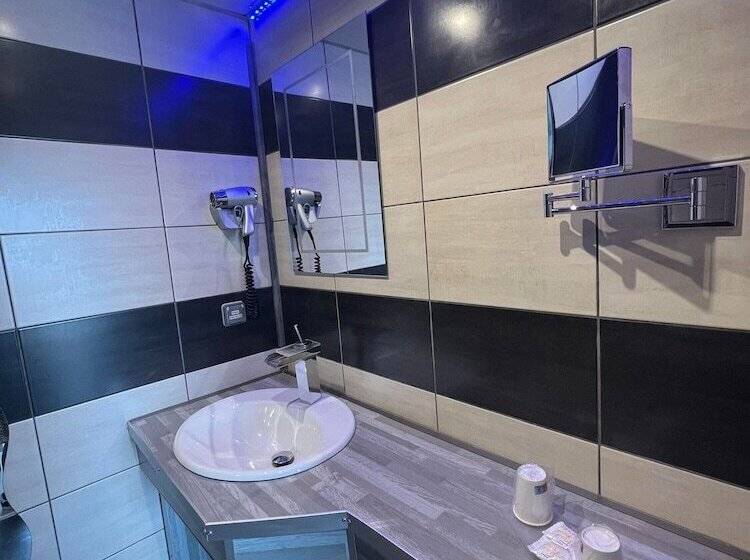 חדר קומפורט, Eqynox