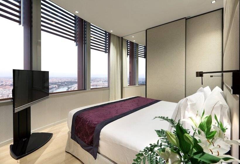 سوییت جونیور, Eurostars Torre Sevilla