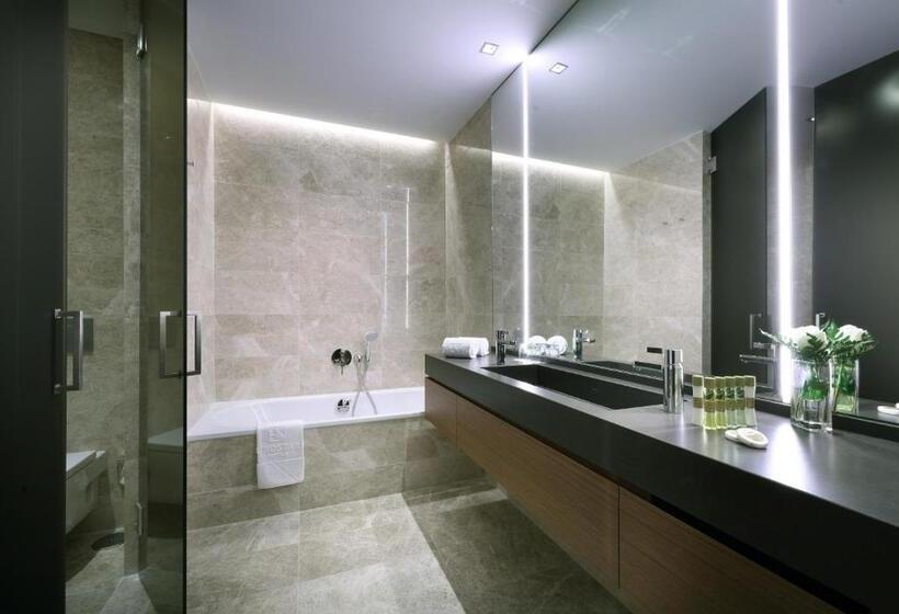 سوییت, Eurostars Torre Sevilla