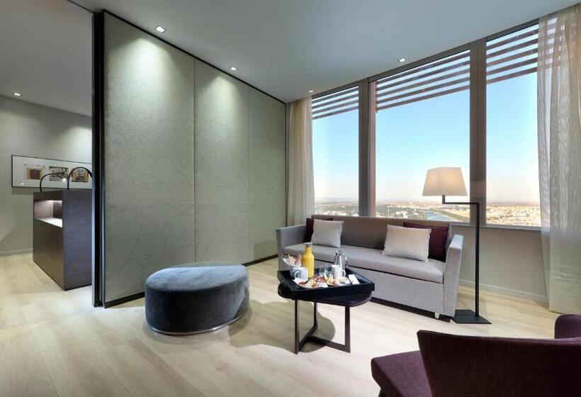 سوییت, Eurostars Torre Sevilla