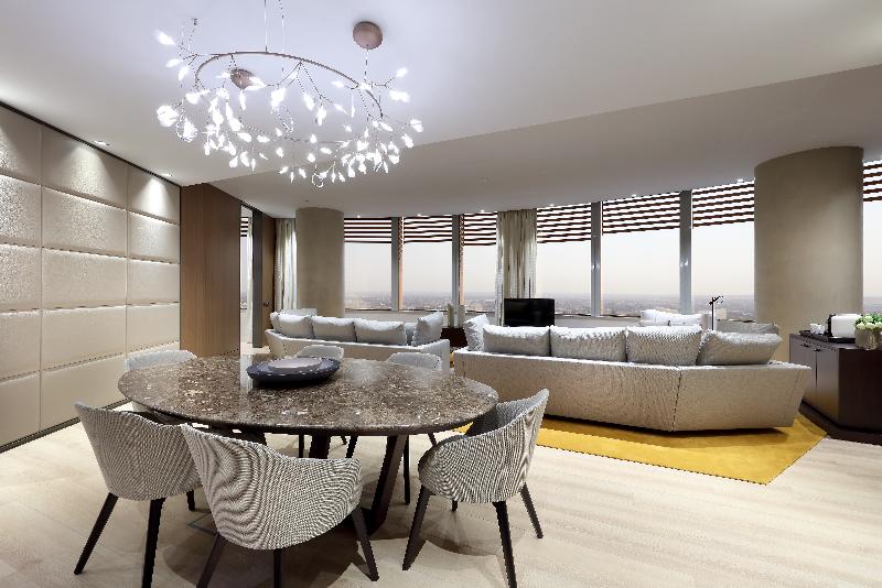 سوییت, Eurostars Torre Sevilla